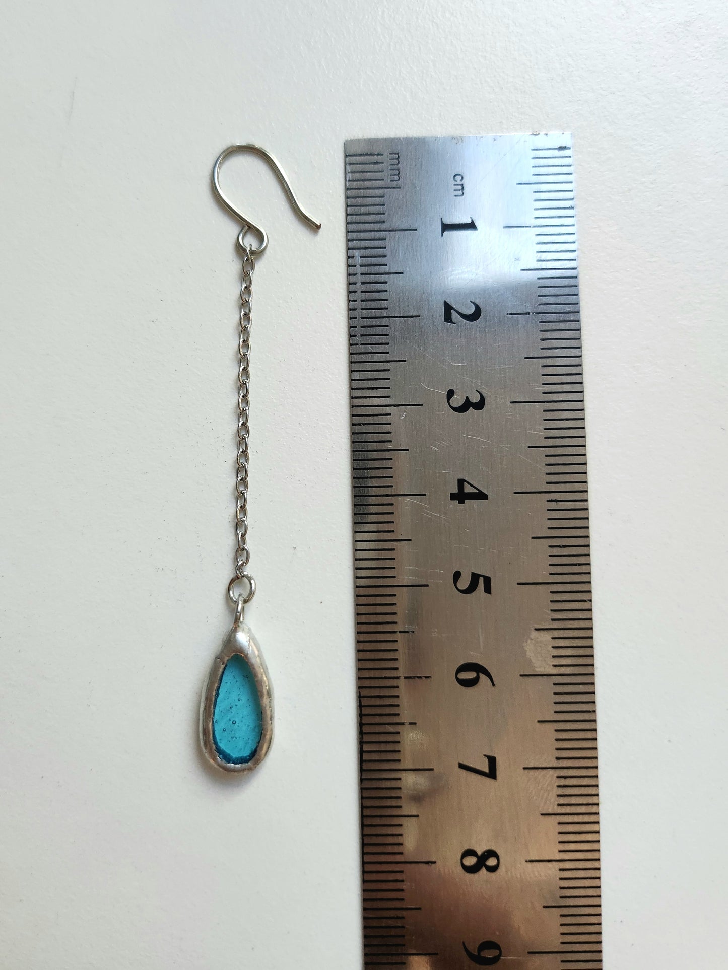 Boucle d'oreille chaîne en vitrail recyclé fait main